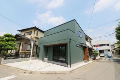 RENATAレナータ 037 　グリーンでウッディなモダン