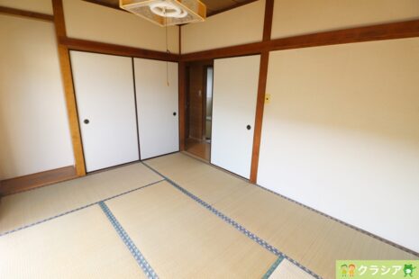 東側6帖和室です。畳は部屋の湿度を自然に調整して快適な空間にしてくれますよ（2023年3月撮影）