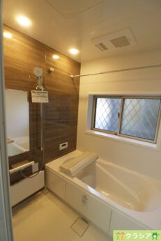 気持ちのいい朝をつくりだしてくれる洗面室はシンプルなデザインで仕上げられています（2024年1月撮影）