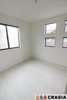 2階4.5帖の洋室です。シンプルな室内はインテリアのアレンジでお部屋の印象が変わりますね（2024年6月撮影）
